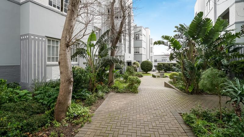 1 Bedroom Property for Sale in Gardens Western Cape
